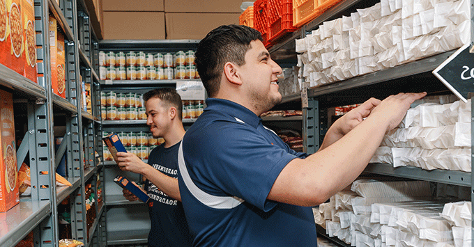 Students in Whataburger food pantry